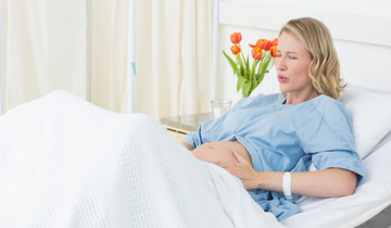 На каком сроке кладут на сохранение беременности